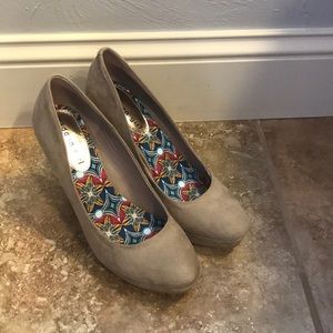 Nude Madden Girl Wedges - Suede